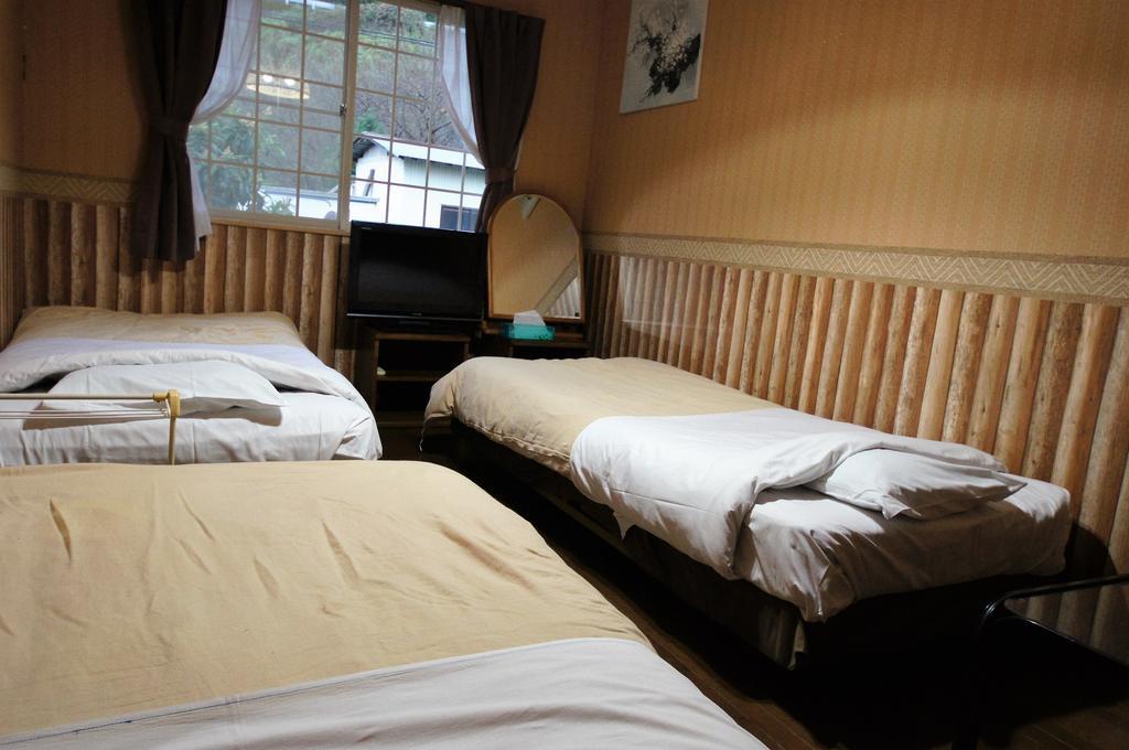 Biwa Monogatari Hotell Atami  Exteriör bild